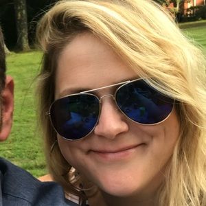 Meet your Posher, Michele